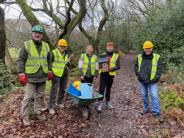 Friends of Adel Wods surveying nest boxes on the 24th January 2024