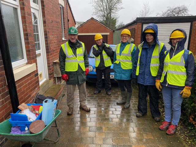 Friends of Adel Woods preparing to survey nest boxes on the 25th January 2026